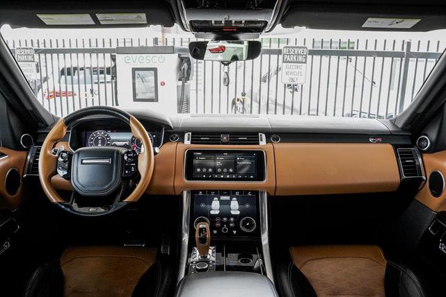 Photo of 2018 Indus Silver Metallic Land Rover Range Rover Sport