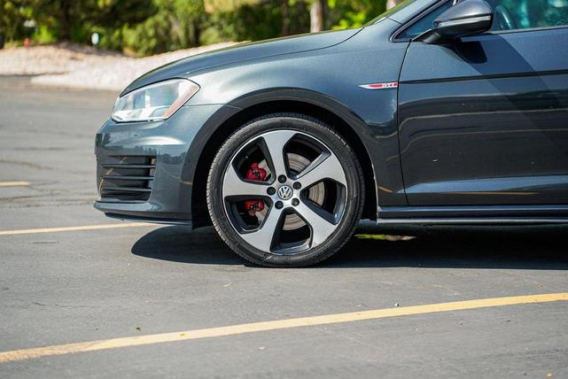 Photo of 2017  Volkswagen Golf GTI