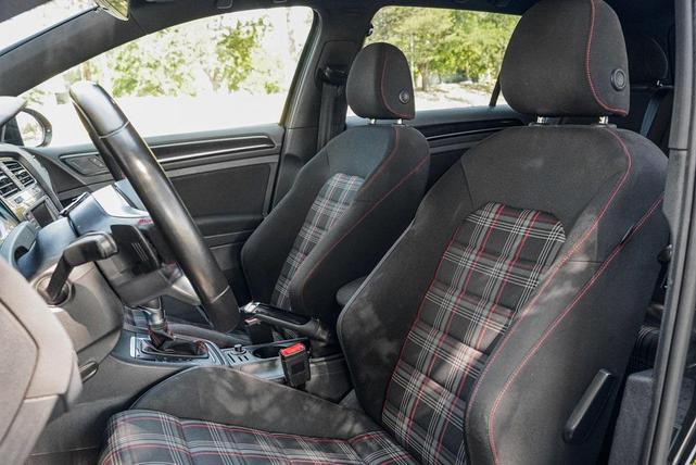 Photo of 2017  Volkswagen Golf GTI