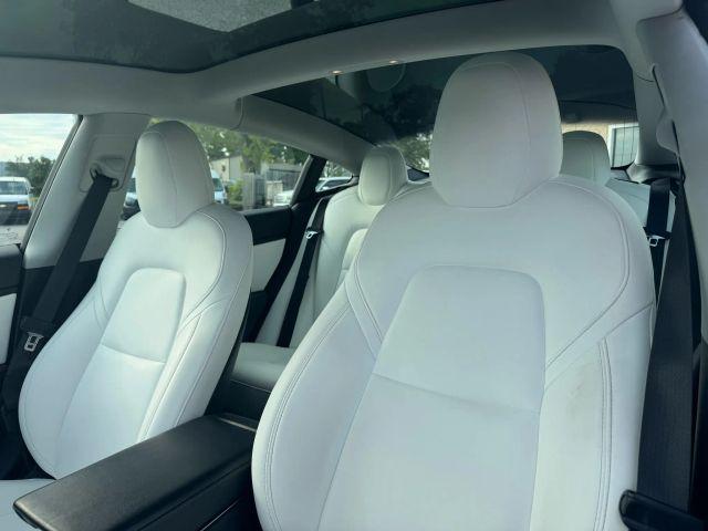 Photo of 2019 Black Tesla Model 3