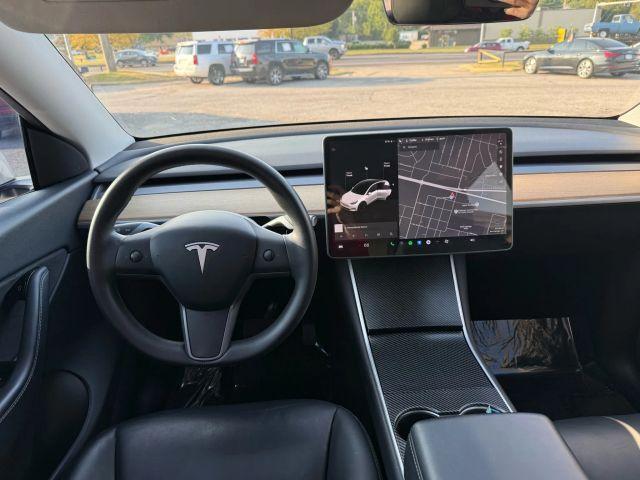 Photo of 2020 White Tesla Model Y