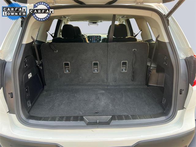 Photo of 2024 Crystal White Pearl Subaru Ascent