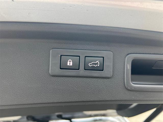 Photo of 2024 Ice Silver Metallic Subaru Forester