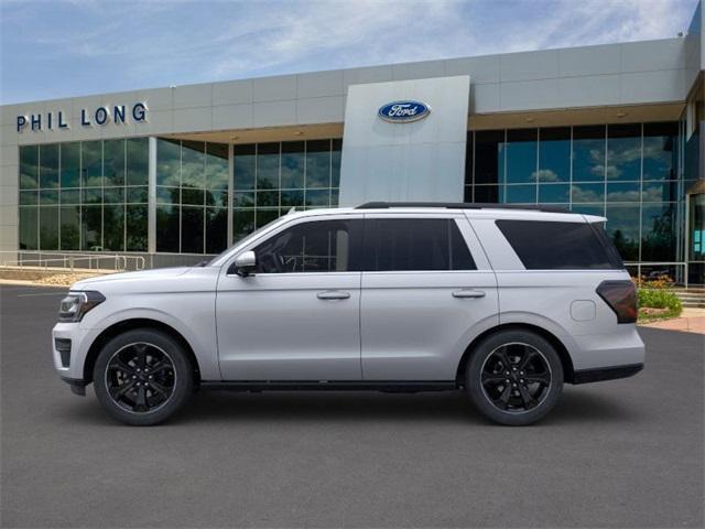 Photo of 2024 Iconic Silver Metallic Ford Expedition