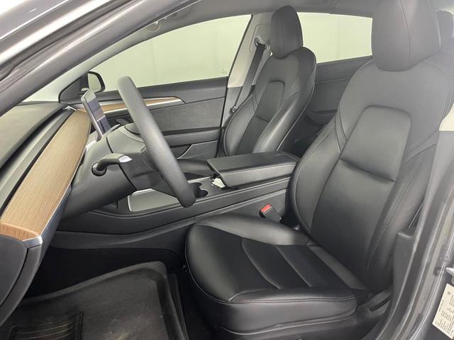 Photo of 2021 Black Tesla Model 3