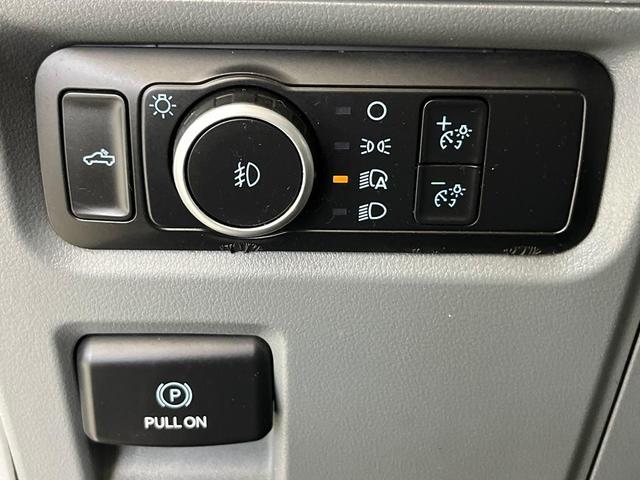 Photo of 2022 White Ford F-150