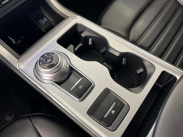 Photo of 2022 Silver Metallic Ford Edge