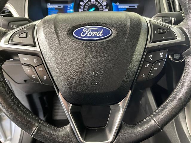 Photo of 2022 Silver Metallic Ford Edge
