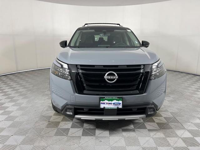 Photo of 2025 Boulder Gray Metallic Nissan Pathfinder