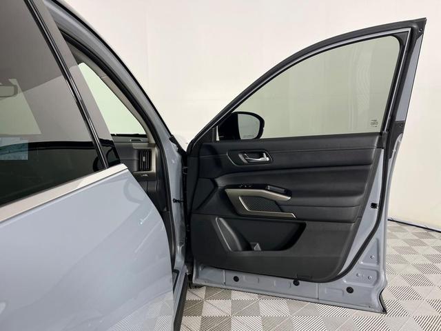 Photo of 2025 Boulder Gray Metallic Nissan Pathfinder
