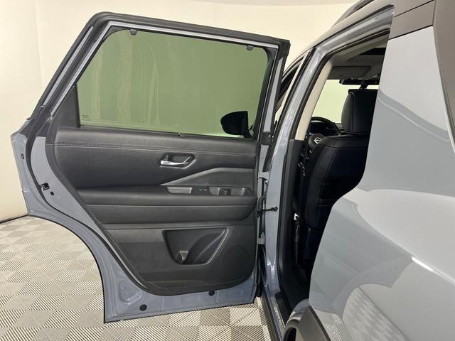 Photo of 2025 Boulder Gray Metallic Nissan Pathfinder