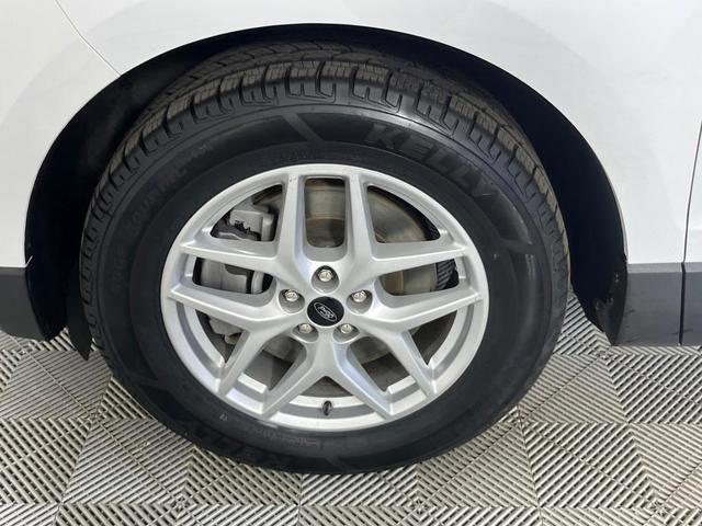 Photo of 2023 Oxford White Ford Edge