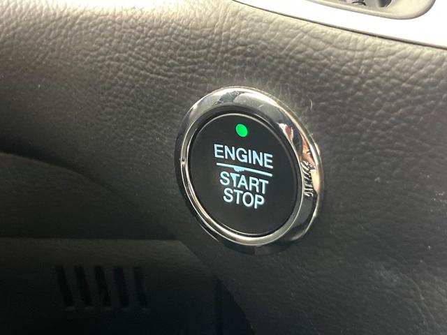 Photo of 2023 Oxford White Ford Edge