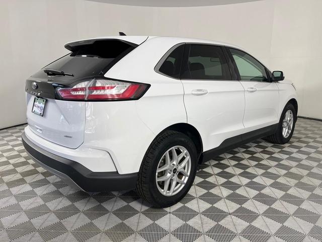 Photo of 2023 Oxford White Ford Edge