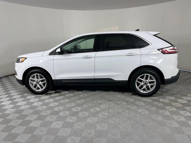 Photo of 2023 Oxford White Ford Edge