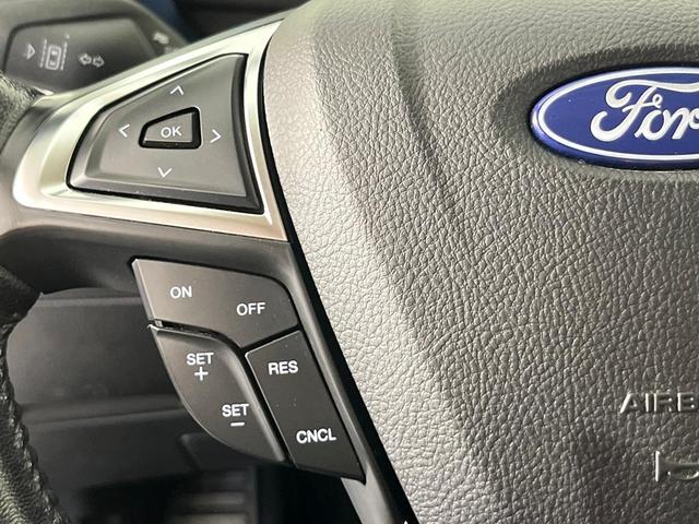 Photo of 2023 Oxford White Ford Edge