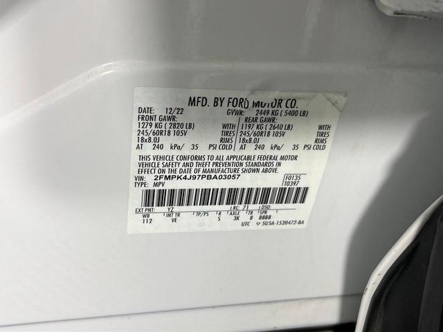Photo of 2023 Oxford White Ford Edge