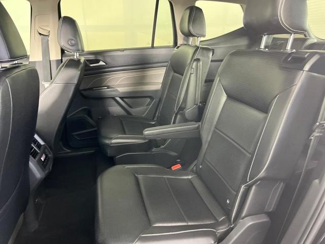 Photo of 2021 Deep Black Pearl Effect Volkswagen Atlas