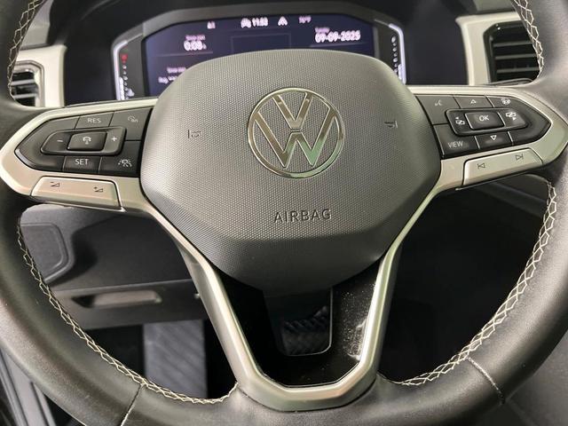 Photo of 2021 Deep Black Pearl Effect Volkswagen Atlas
