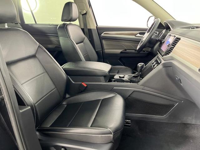 Photo of 2021 Deep Black Pearl Effect Volkswagen Atlas