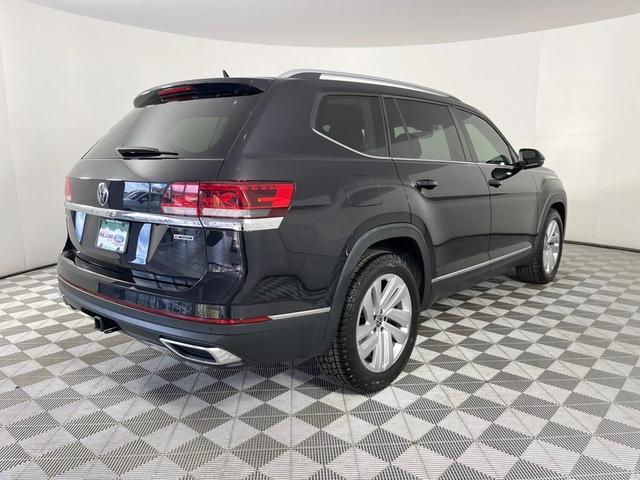Photo of 2021 Deep Black Pearl Effect Volkswagen Atlas