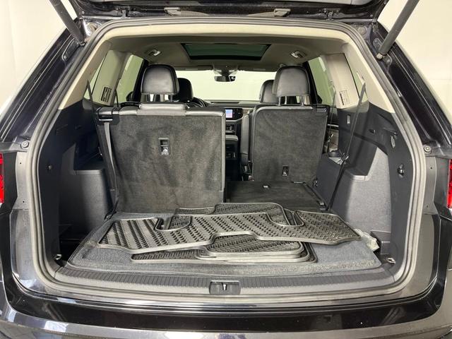 Photo of 2021 Deep Black Pearl Effect Volkswagen Atlas