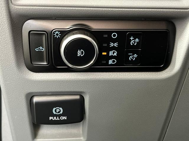 Photo of 2023 White Ford F-150