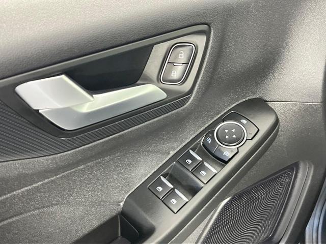 Photo of 2024 Gray Metallic Ford Escape
