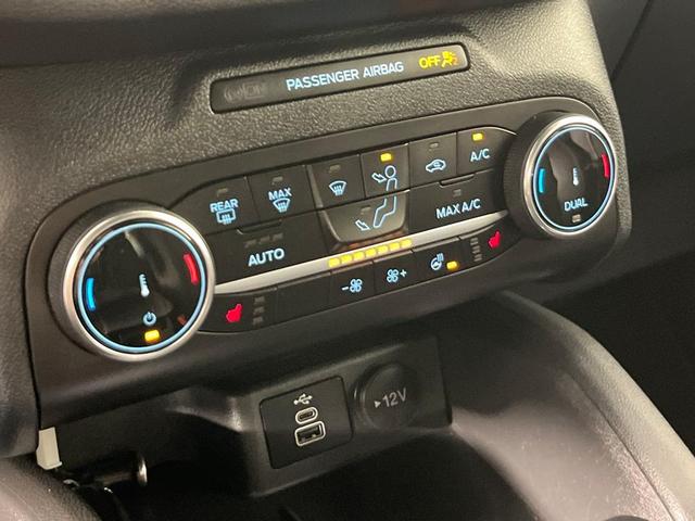 Photo of 2024 Gray Metallic Ford Escape