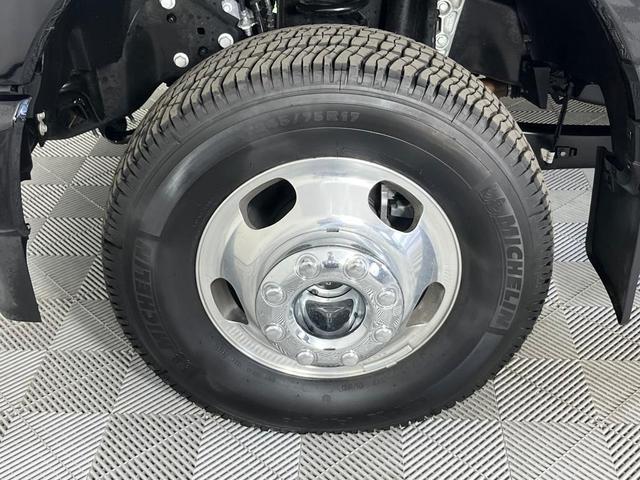 Photo of 2025 Black Ford F-350
