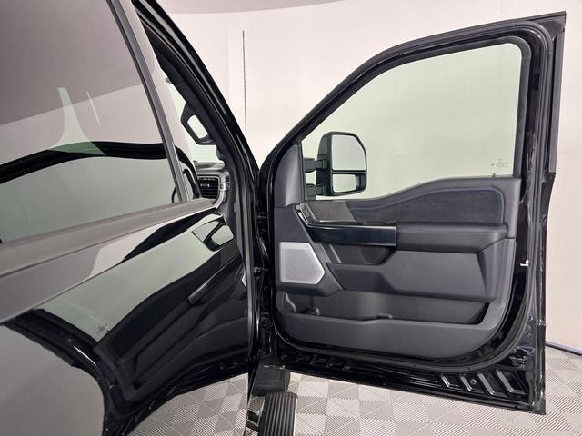 Photo of 2025 Black Ford F-350