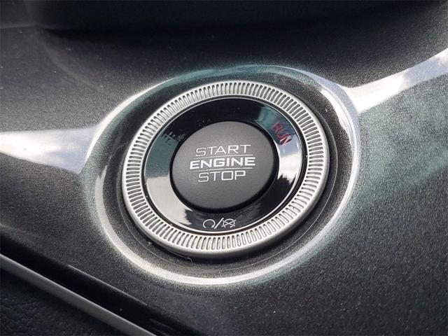 Photo of 2022 Metallic Jeep Grand Cherokee L