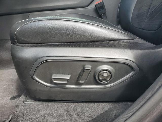 Photo of 2022 Metallic Jeep Grand Cherokee L
