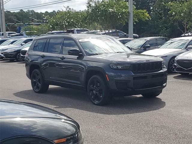 Photo of 2022 Metallic Jeep Grand Cherokee L