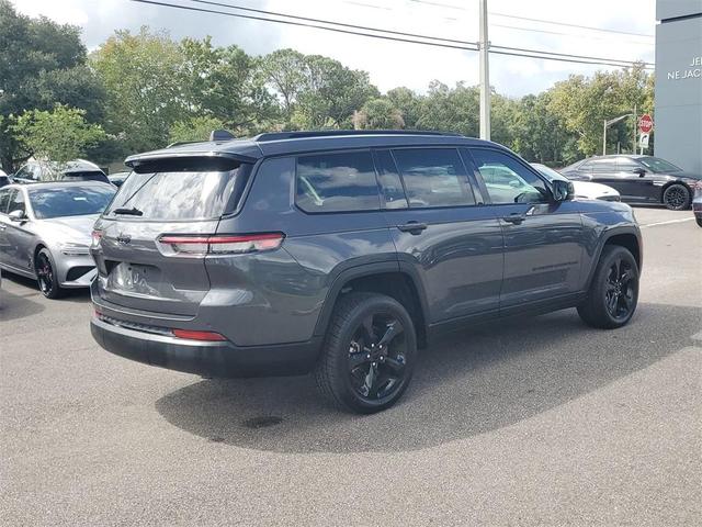 Photo of 2022 Metallic Jeep Grand Cherokee L