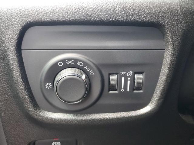 Photo of 2022 Metallic Jeep Grand Cherokee L