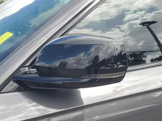 Photo of 2022 Metallic Jeep Grand Cherokee L
