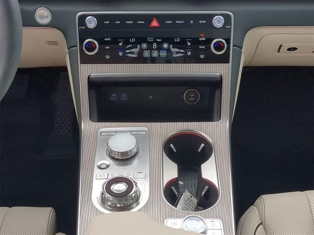Photo of 2025 Alta White Genesis GV80