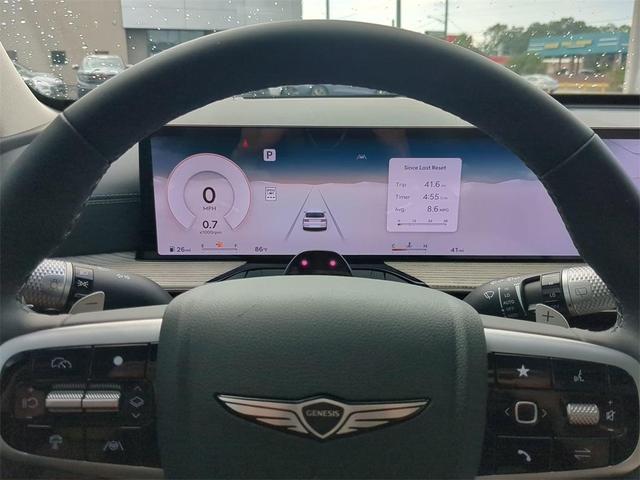 Photo of 2025 Alta White Genesis GV80