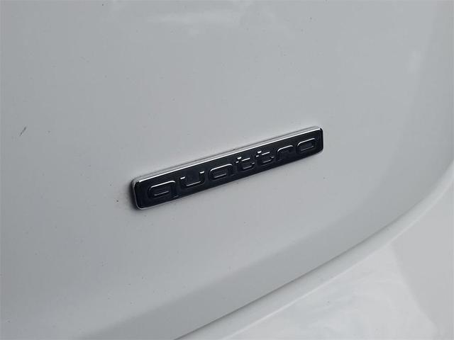 Photo of 2020 Ibis White Audi Q5