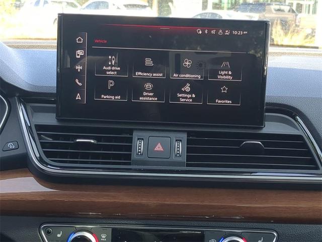 Photo of 2023 Mythos Black Metallic Audi Q5