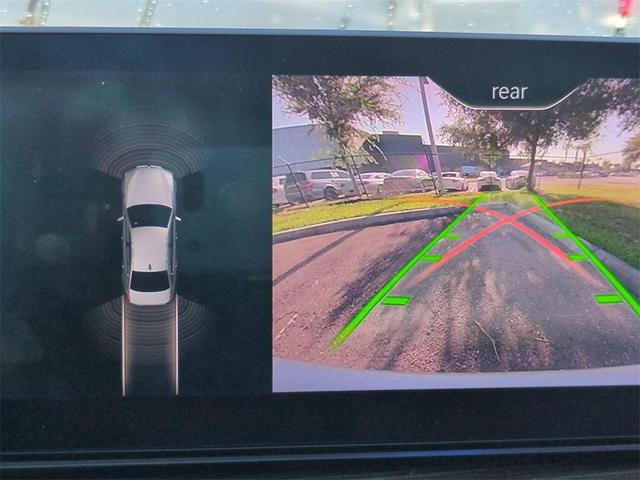 Photo of 2019 Mineral White Metallic BMW 530