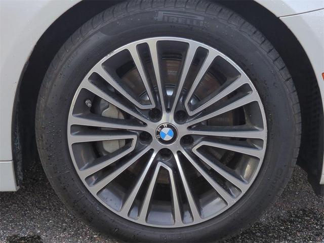 Photo of 2019 Mineral White Metallic BMW 530