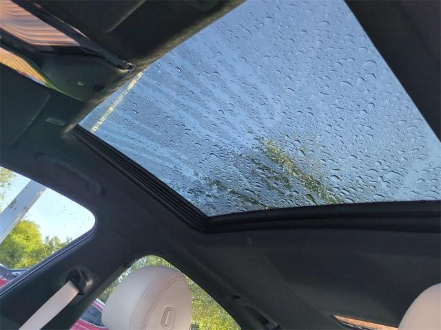 Photo of 2019 Mineral White Metallic BMW 530