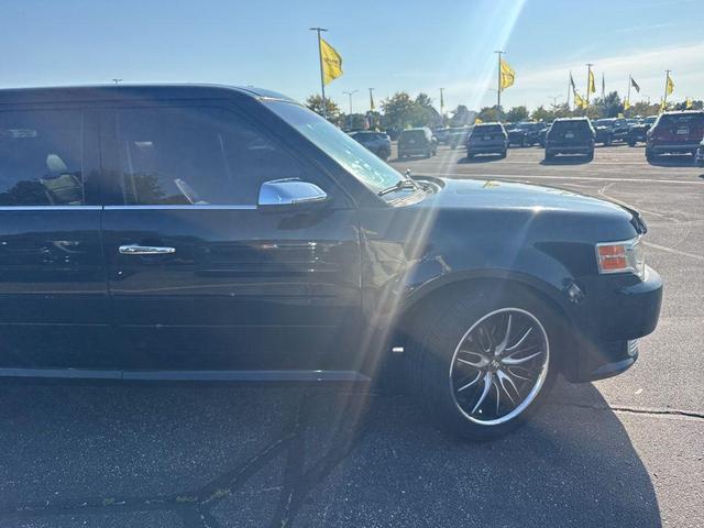 Photo of 2010 Tuxedo Black Ford Flex