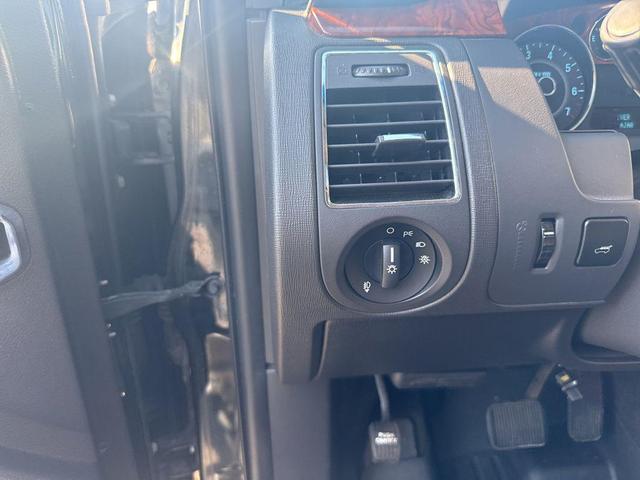 Photo of 2010 Tuxedo Black Ford Flex