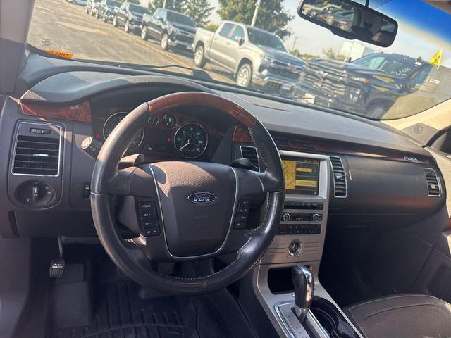 Photo of 2010 Tuxedo Black Ford Flex