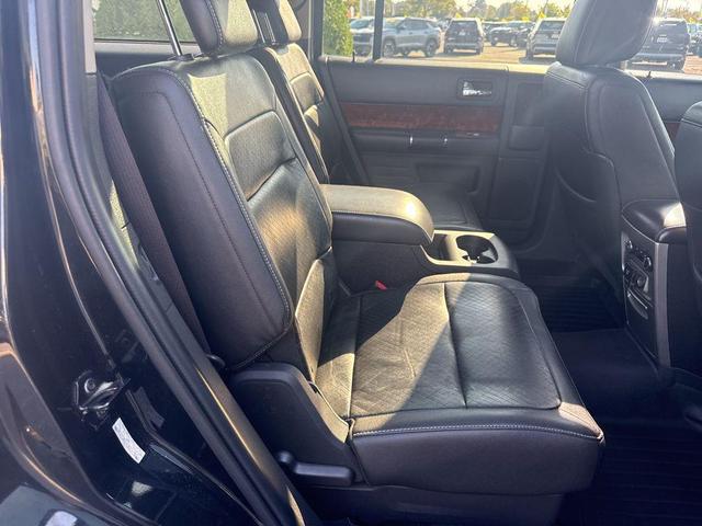 Photo of 2010 Tuxedo Black Ford Flex