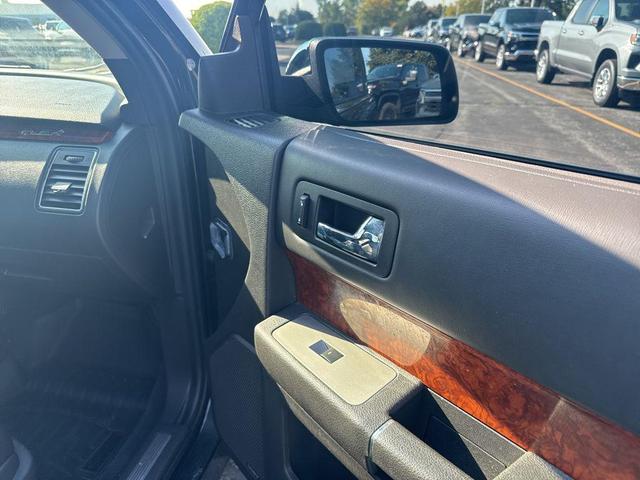 Photo of 2010 Tuxedo Black Ford Flex