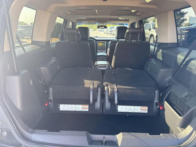 Photo of 2010 Tuxedo Black Ford Flex